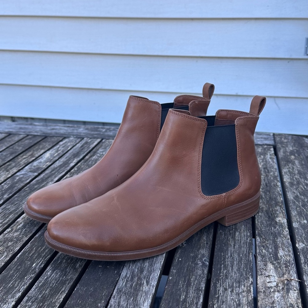 Clarks | Chelsea Boots